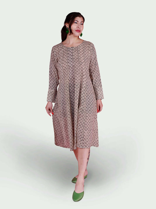 Almond Eyes Midi Dress